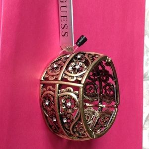 NWT Guess antiqued gold stretch bracelet
